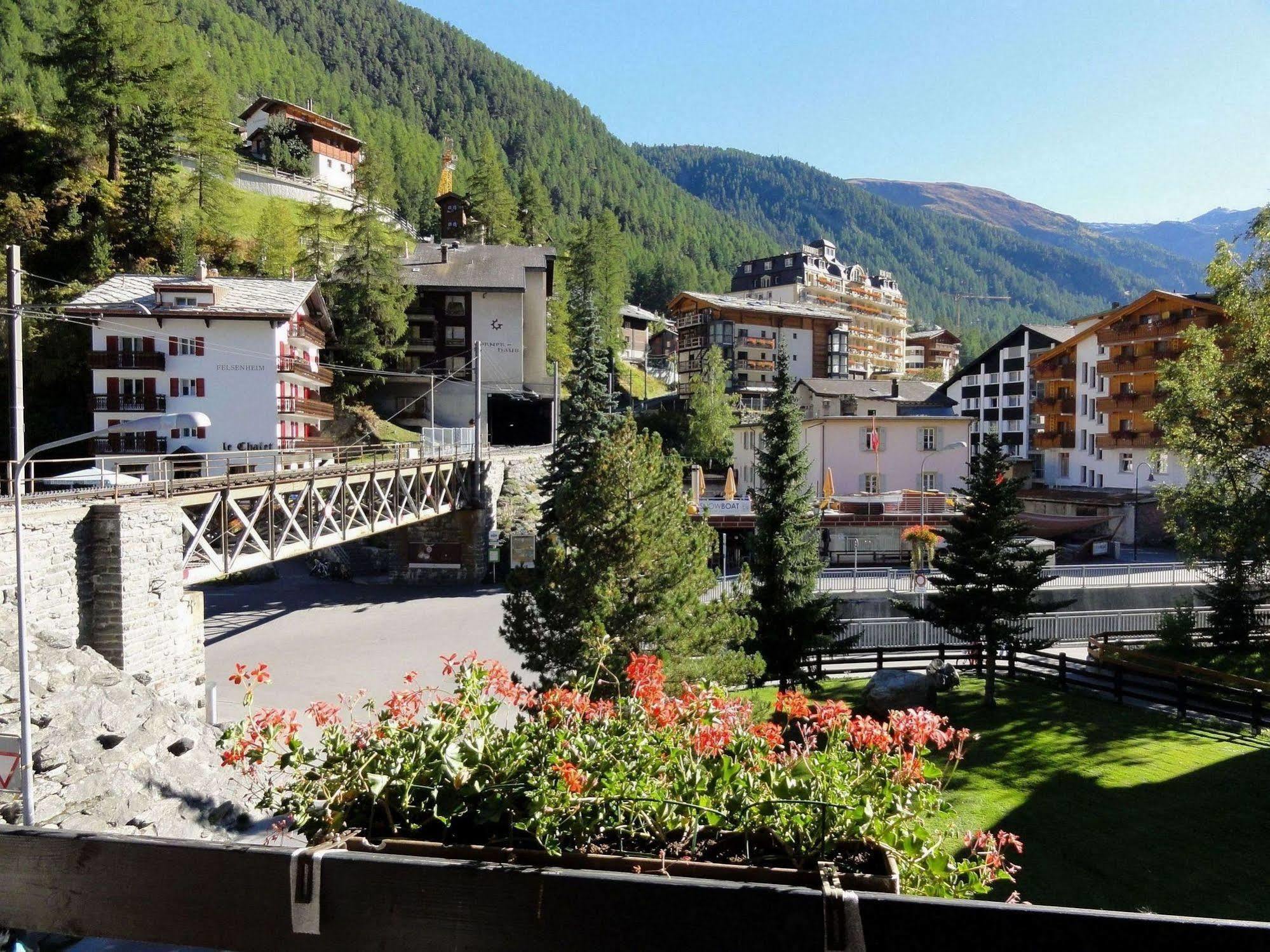 Hotel Alfa Zermatt Bagian luar foto