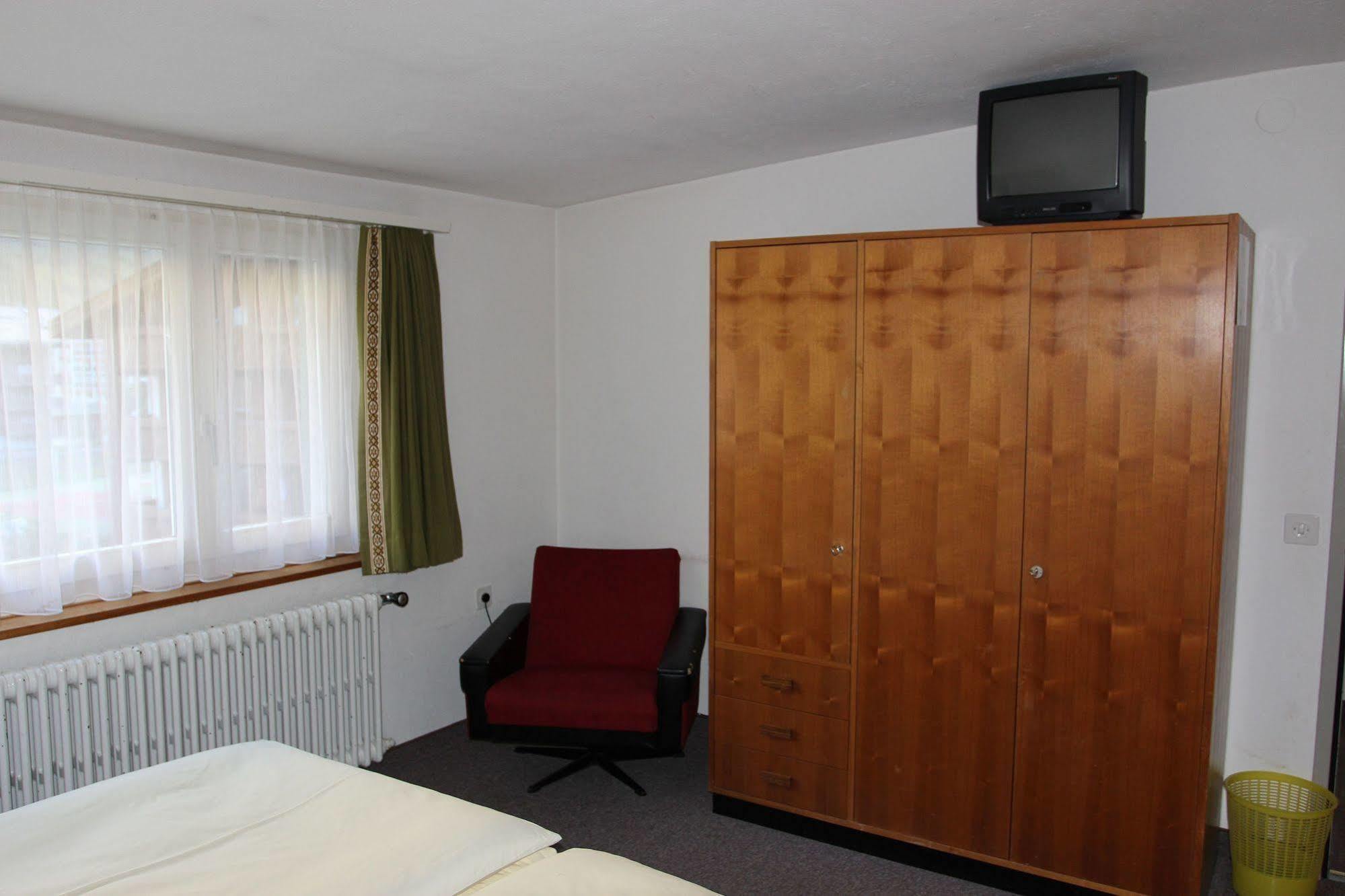 Hotel Alfa Zermatt Bagian luar foto