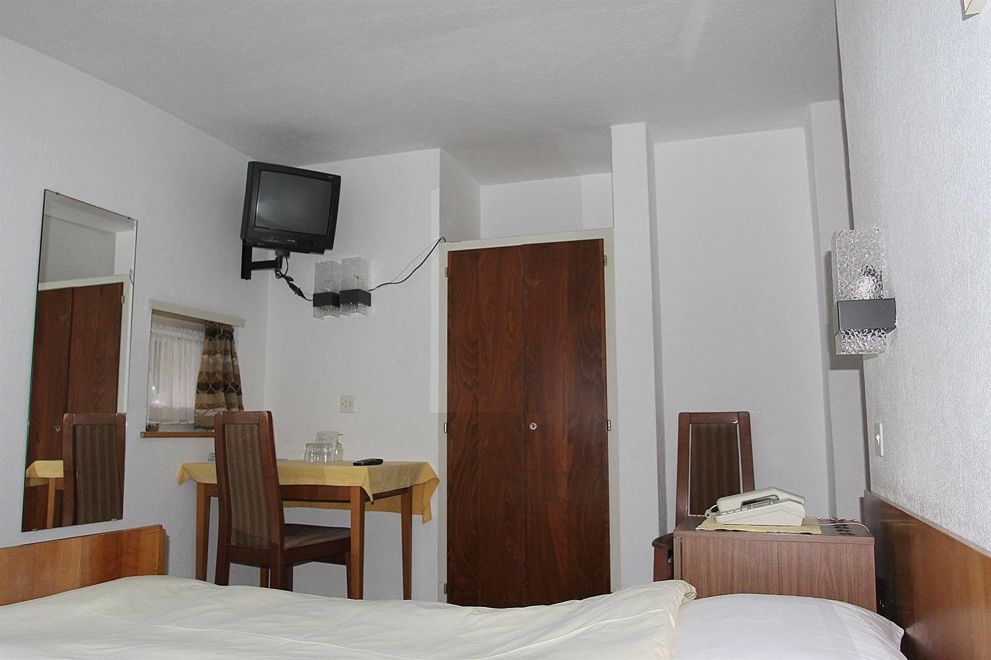 Hotel Alfa Zermatt Bagian luar foto