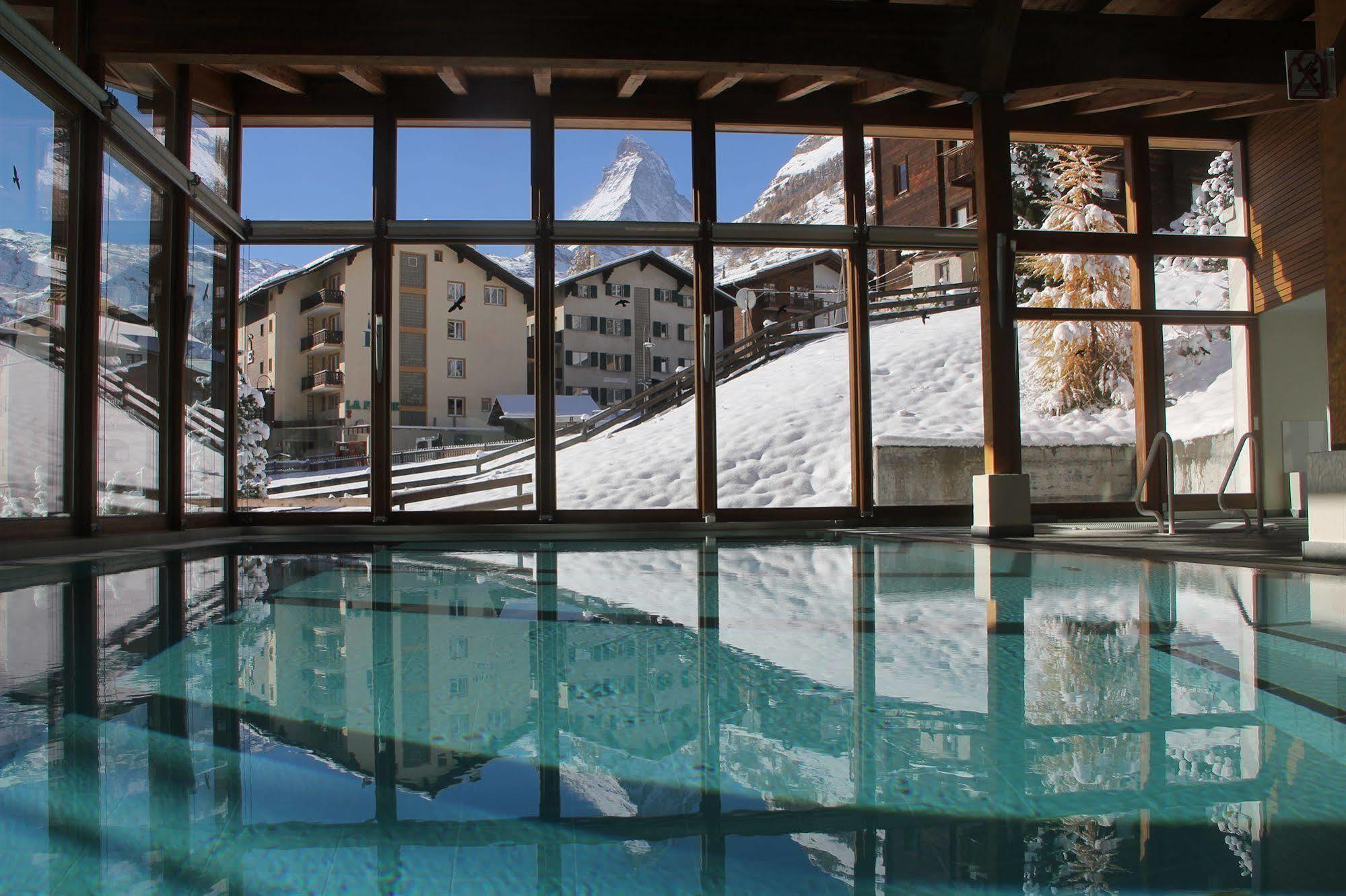 Hotel Alfa Zermatt Bagian luar foto
