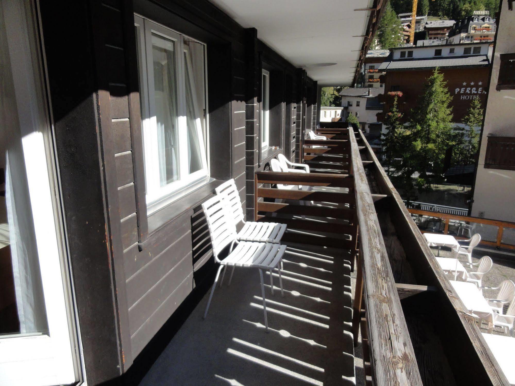 Hotel Alfa Zermatt Bagian luar foto
